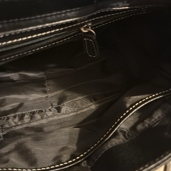 Tommy Hilfiger Black Bag - Picture 5 of 12